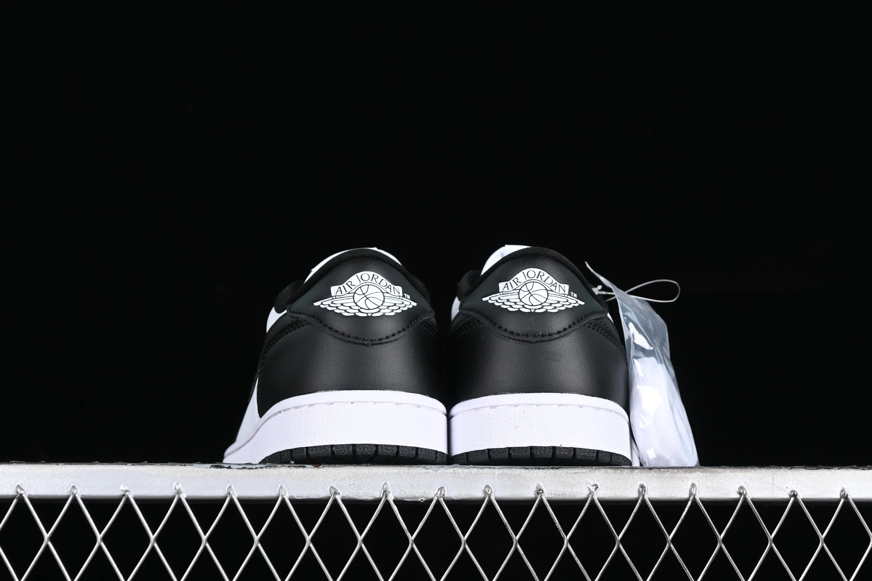 All categories Air Jordan Jordan series basketball shoes Air Jordan 1 Low Z version Air Jordan 1 Low AJ1 Joe 1 black and white panda low-top cultural casual sneakers CZ0790-110